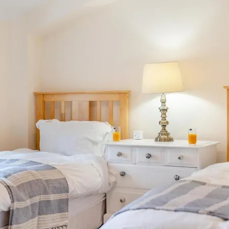 2 Bed In Oc-t35182
